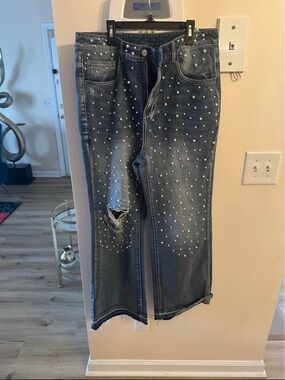 Women’s Pearl-Embellished Distressed Jeans - Gray